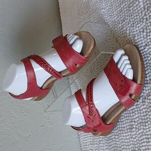Earth Origins Bria leather sandals